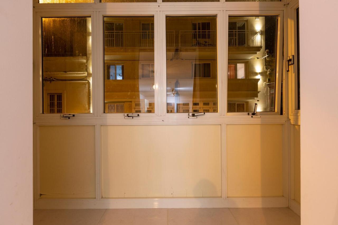 Charming 2Br W/Maltese Balcony Off The Promenade By 360 Estates Appartement Gzira Buitenkant foto